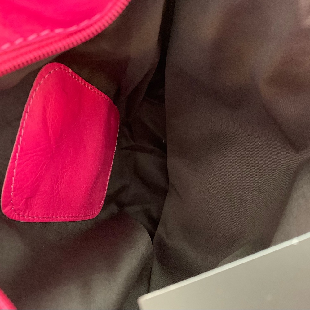 Italian designer Vera Pelle Soft Italian leather magenta hot pink large purse - Picture 9 of 11